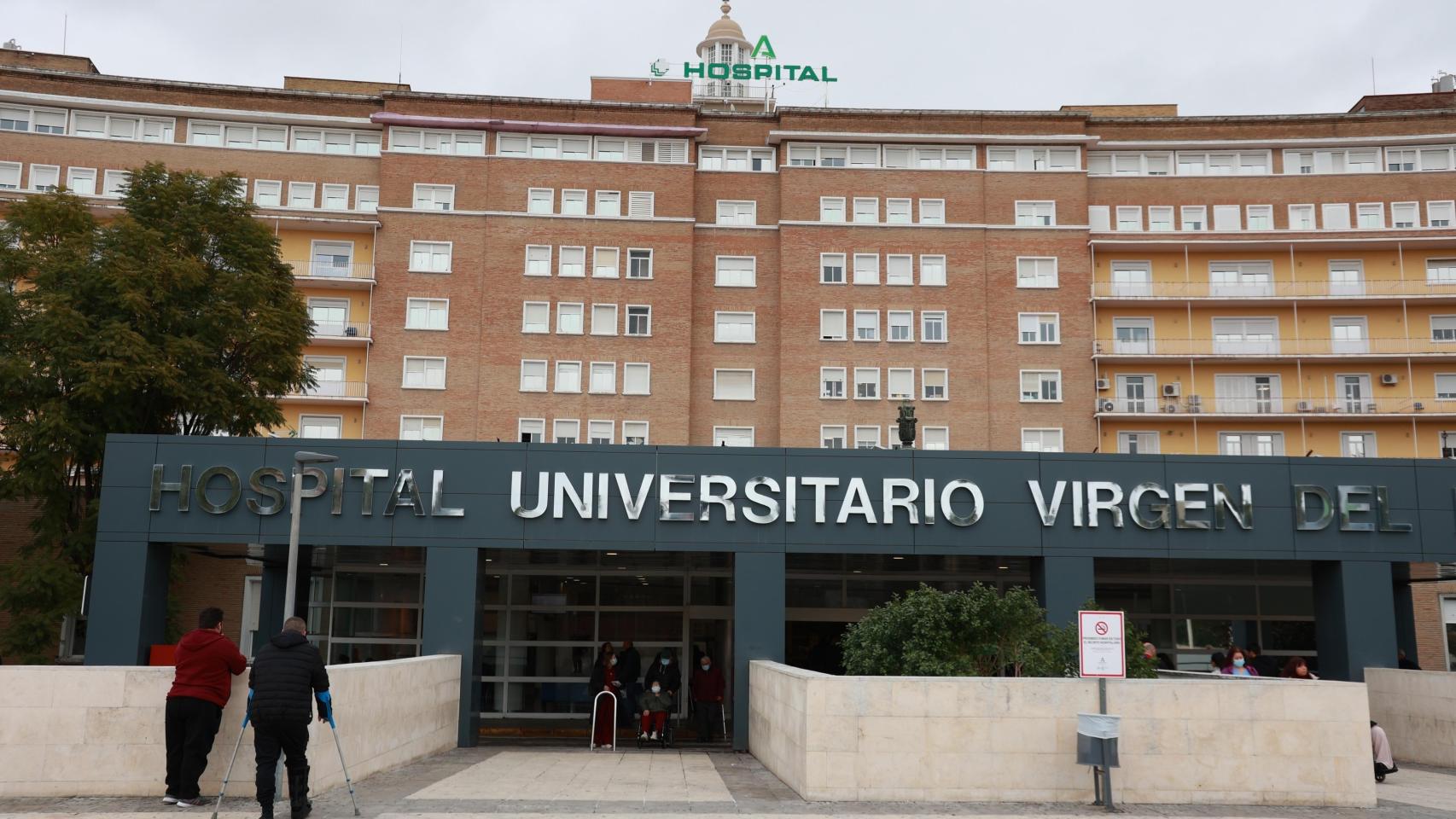 Encuentran a un hombre con "varios" disparos abandonado a las puertas de un hospital de Sevilla