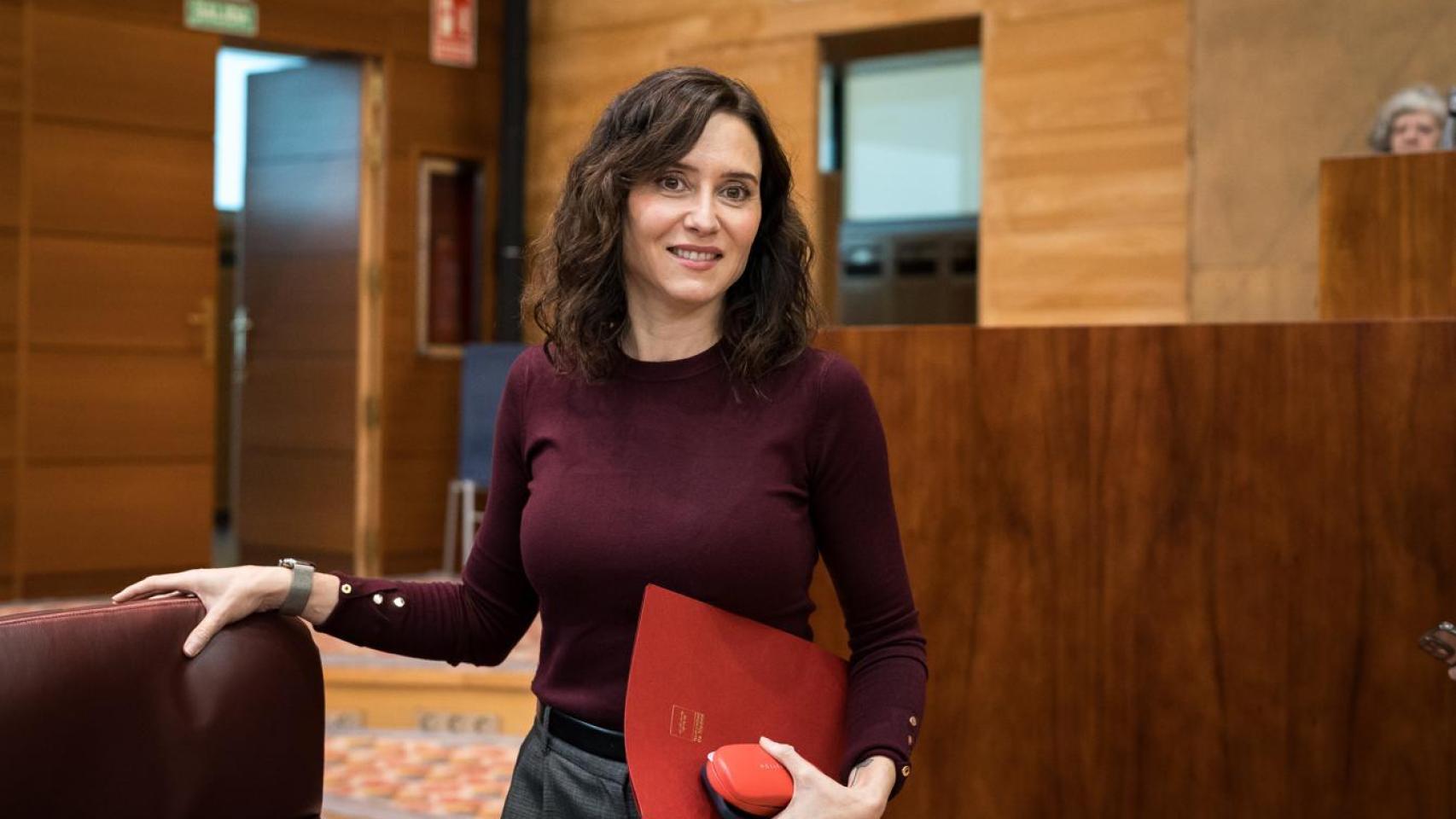 Ayuso acusa a Sánchez de inflar el censo un 10% y pide garantías con el DNI digital: "Me preocupa que haya elecciones limpias"