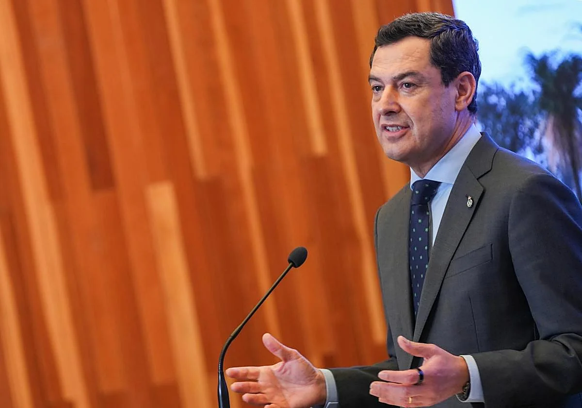 Juanma Moreno estalla contra el Gobierno por los fallos en trenes: «Bastante educados somos; en Cataluña hubo cese fulminante»