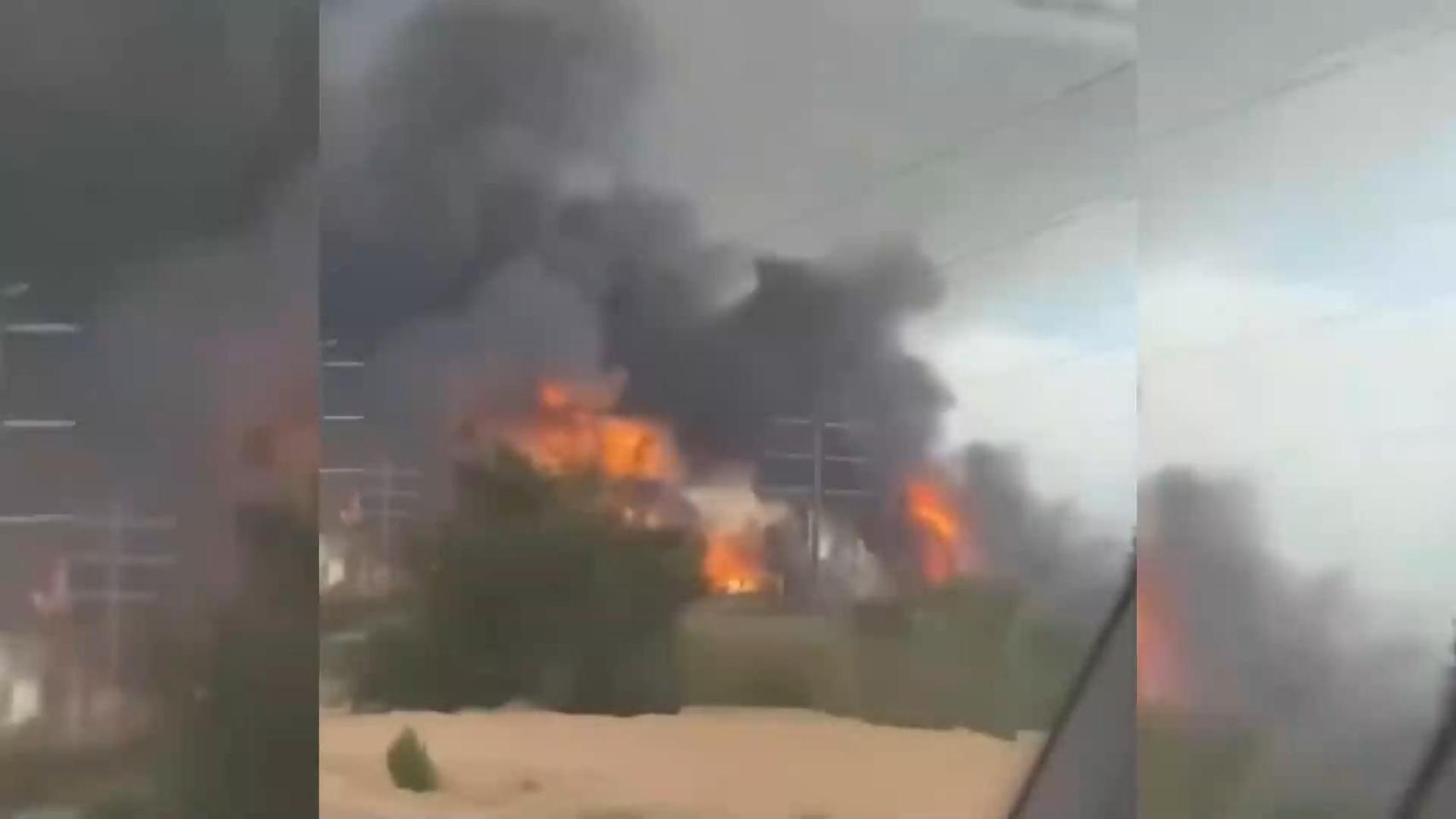 "Guerra económica total" de Irán tras el bombardeo a South Pars: incendia una refinería en Catar y un depósito en Riad