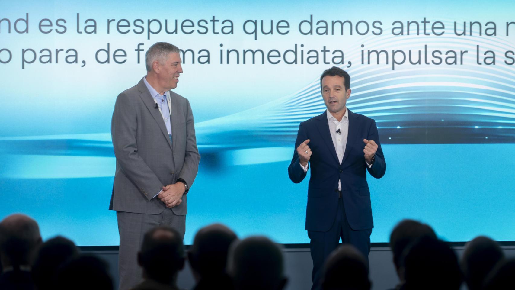 El Gobierno confía en cerrar los apoyos para cesar a Escribano pero el presidente insiste en quedarse y "dar la batalla"