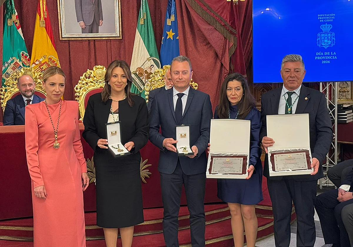 La Diputación de Cádiz entrega la Medalla de la Provincia a Ronda por su acogida a los evacuados de Grazalema