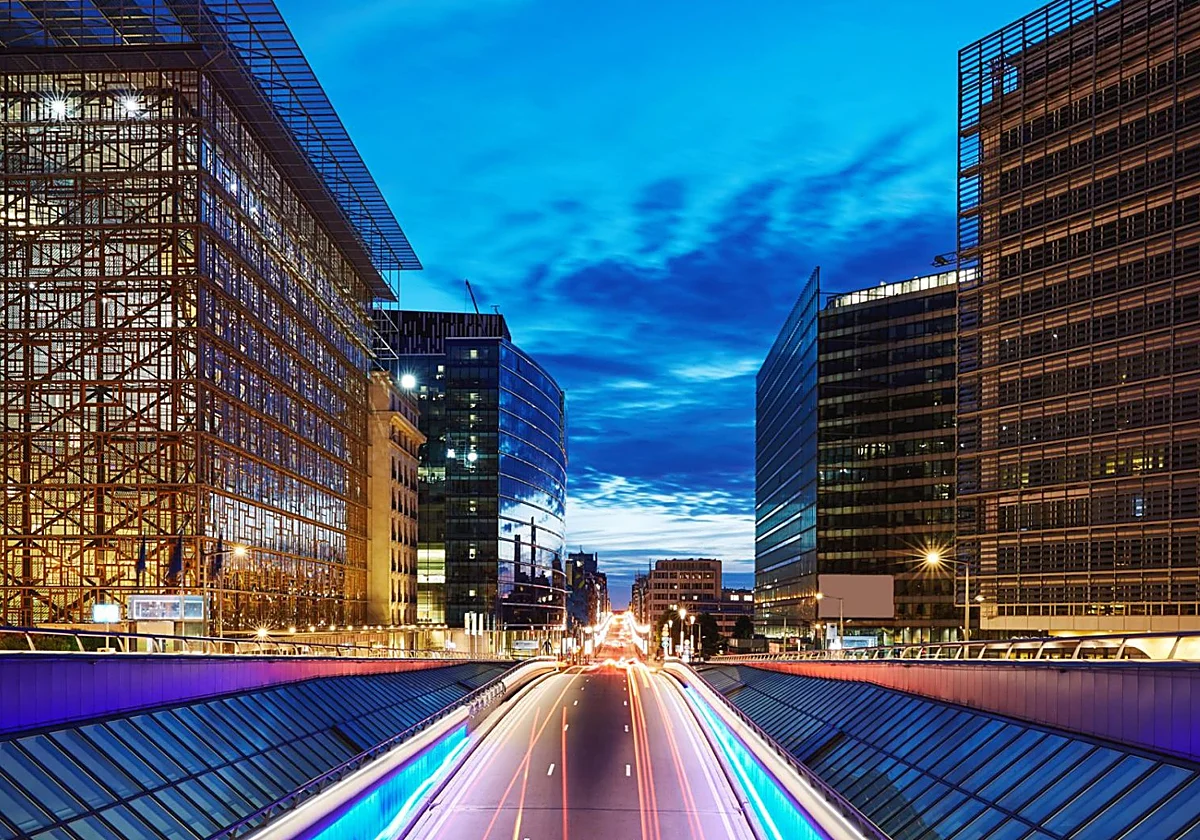 Guerra de precios y fin de los subsidios: el comprador ya no confía en el coche eléctrico