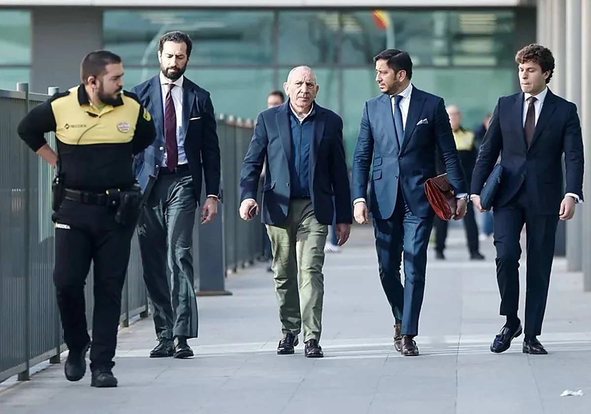 El exDAO carga contra el abogado de la víctima y pide al juez que le prohíba aparecer en televisión