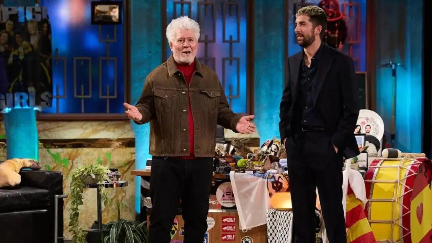 Audiencias: Broncano respira gracias a Pedro Almodóvar y 'La Revuelta' firma un balsámico triunfo en La 1 (13,5%)