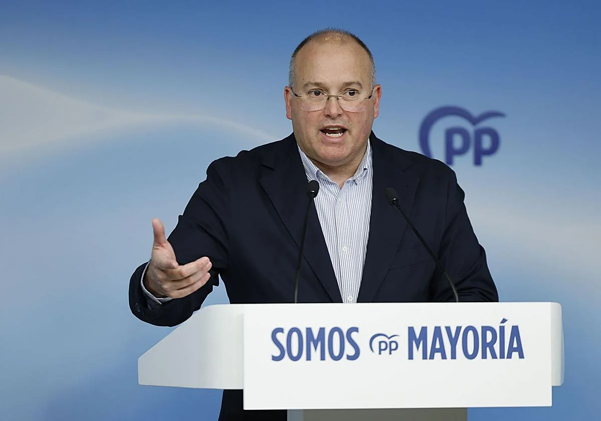 El PP se mofa del «esperpento» del Gobierno mientras se abre a apoyar el «decreto de derechas»