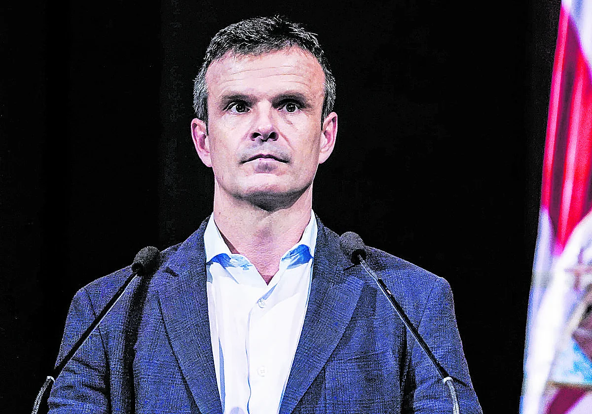 El presidente del Athletic denuncia el acoso y amenazas de radicales en su domicilio