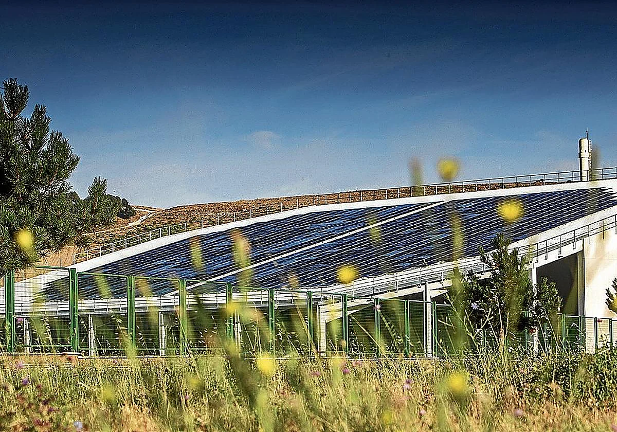 Una fábrica que se sostiene sola