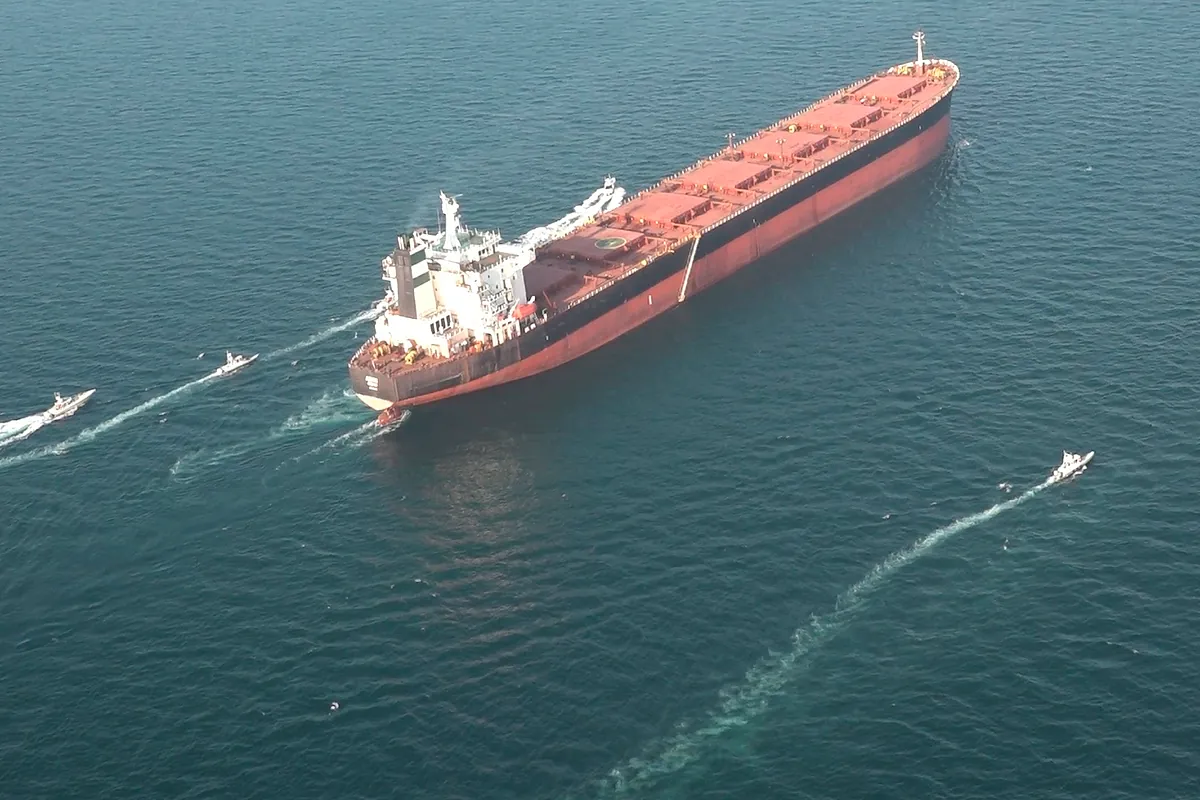 Irán está dispuesto a facilitar el paso de buques japoneses por Ormuz