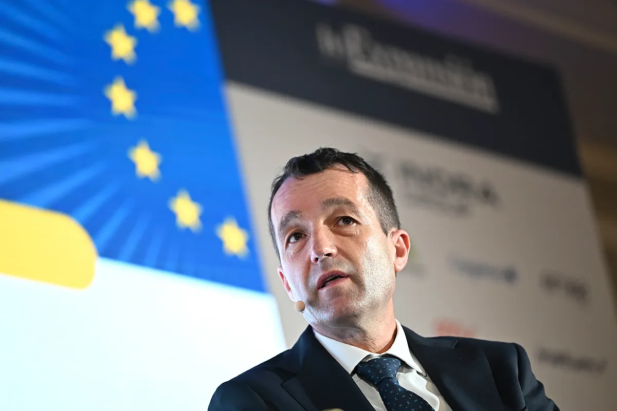 Escribano resiste al ultimátum de Moncloa y deja su continuidad en Indra en manos del consejo