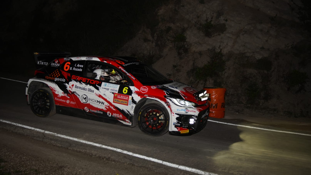 Iván Ares encabeza una lucha muy reñida