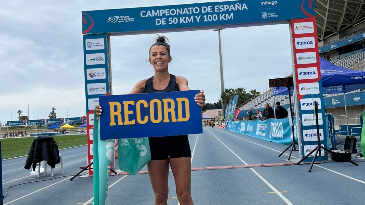Gemma Arenas pulveriza el récord de España para ganar el Nacional de 100 kilómetros