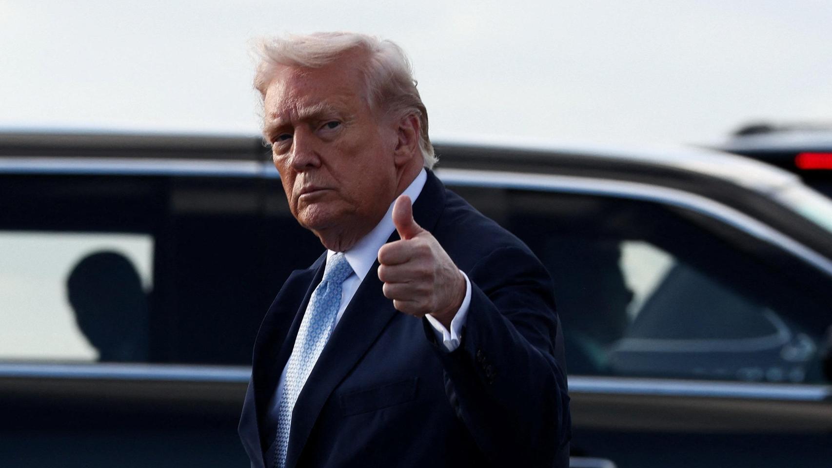 Trump anuncia que mantiene conversaciones "productivas" con Irán y plantea por primera vez "resolver las hostilidades"