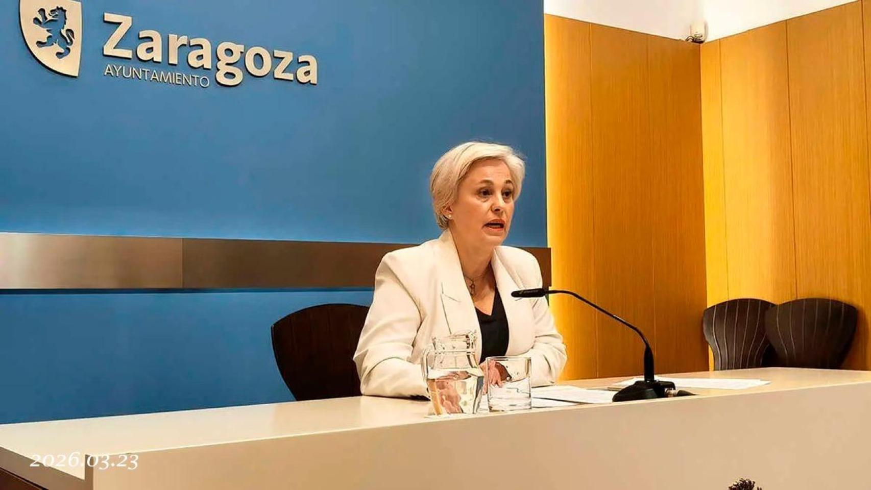 María Luisa Gaspar, la tránsfuga de Vox en Zaragoza que prefiere renunciar a su sueldo y no ir con la "estrella del rock" Abascal