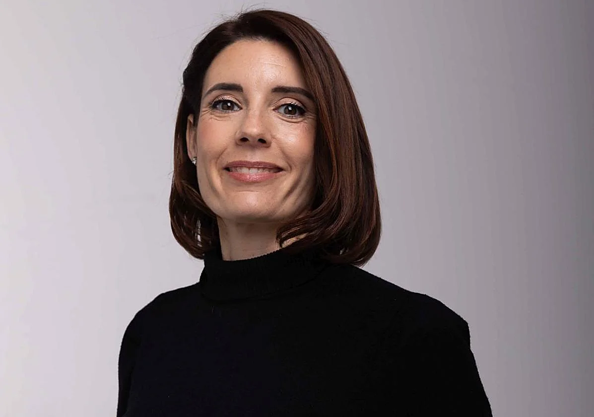 «En la cena de empresa, el jefe nos está observando»