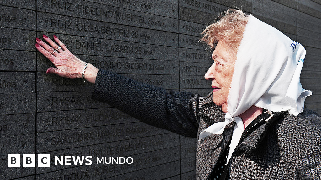 "Jamás se nos cruzó por la cabeza que iba a ser tan siniestro": los recuerdos del día del golpe de Estado que hace 50 años cambió Argentina