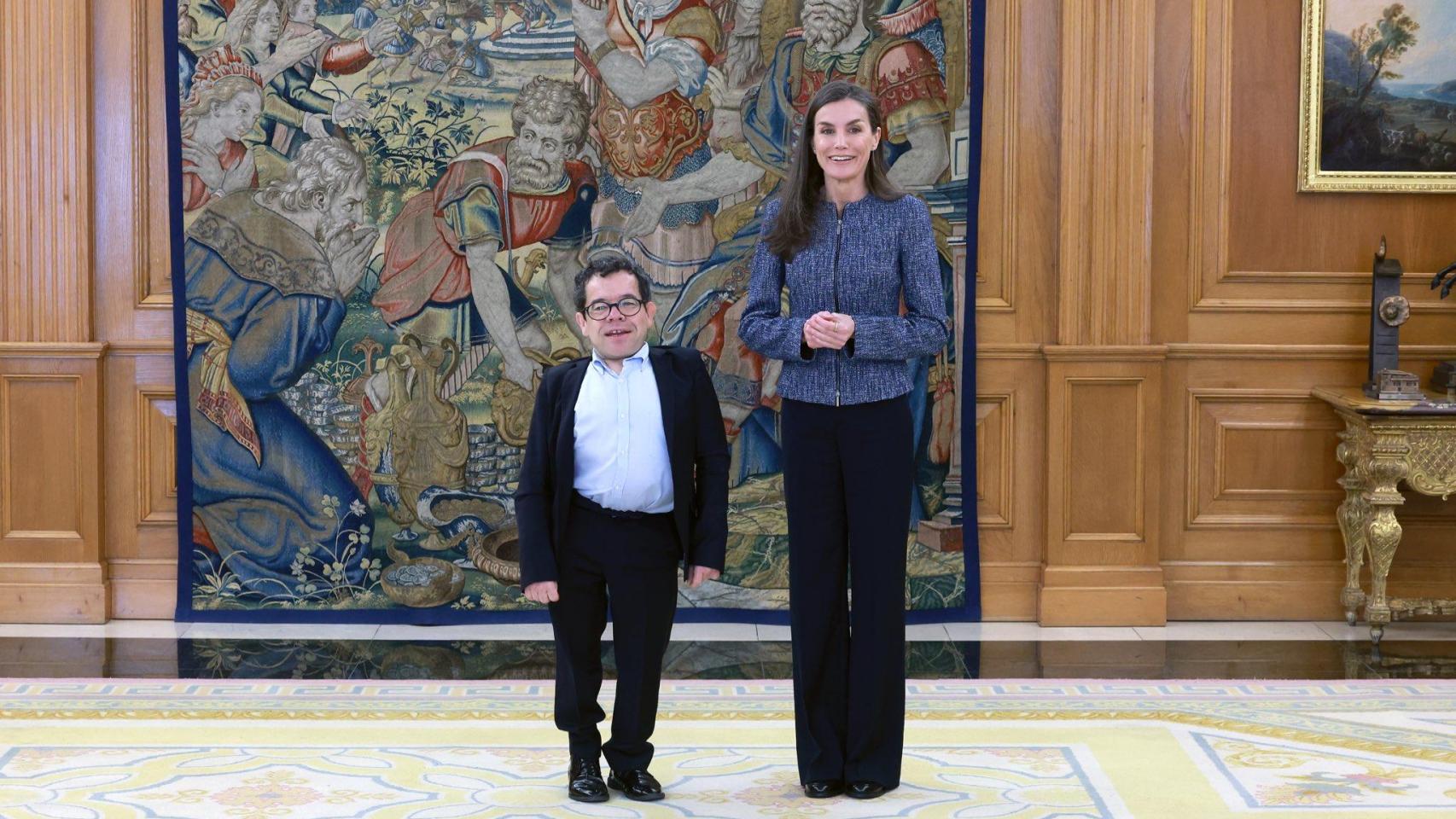 La reina Letizia se reúne con el director del Real Patronato sobre Discapacidad y reafirma su compromiso con la entidad