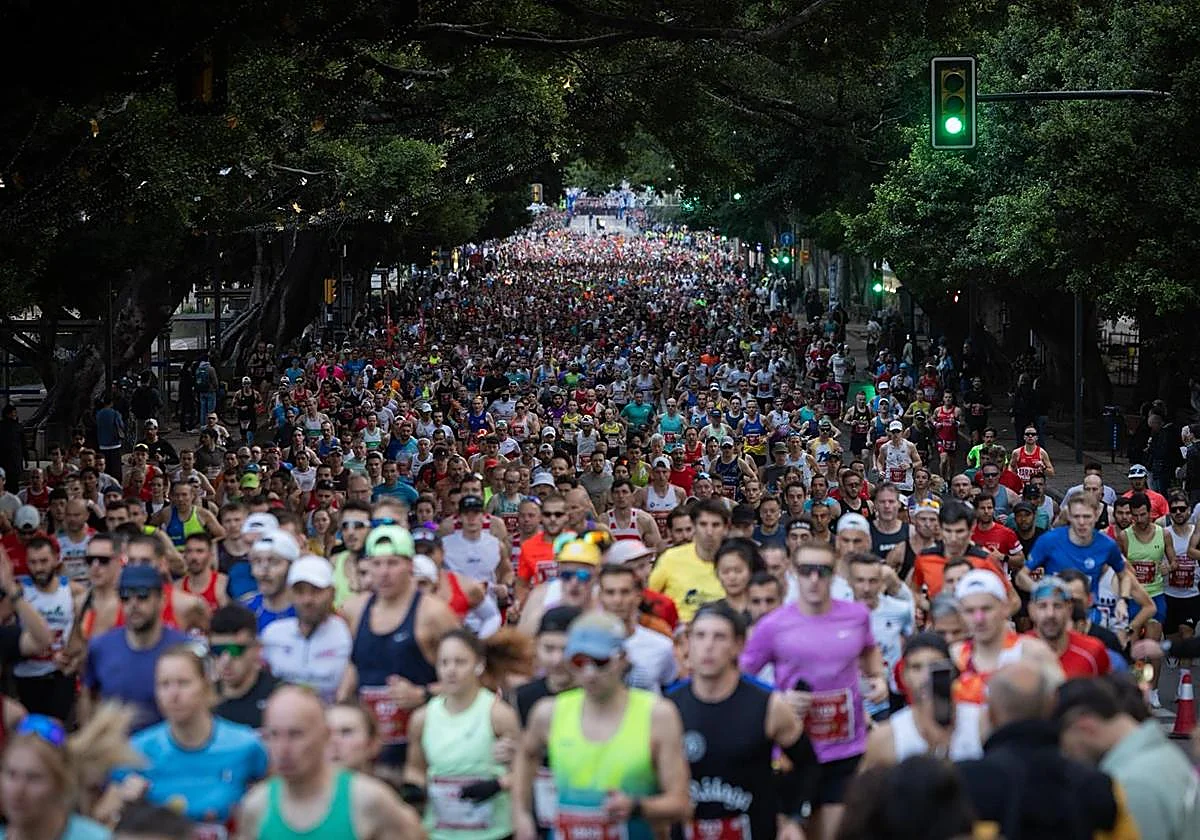 El Generali Maratón de Málaga ya recorre las calles de la capital