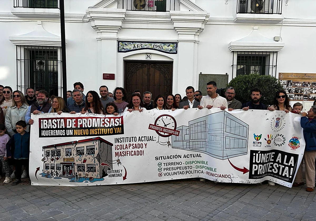 17 AMPAs de Estepona reclaman a la Junta de Andalucía la construcción urgente de un nuevo instituto público