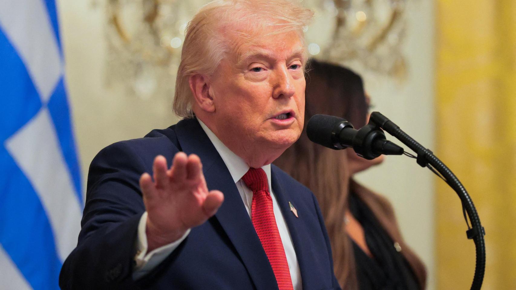 Trump pospone al 6 de abril su ultimátum a Irán para que reabra Ormuz: "Continúan las conversaciones y van muy bien"