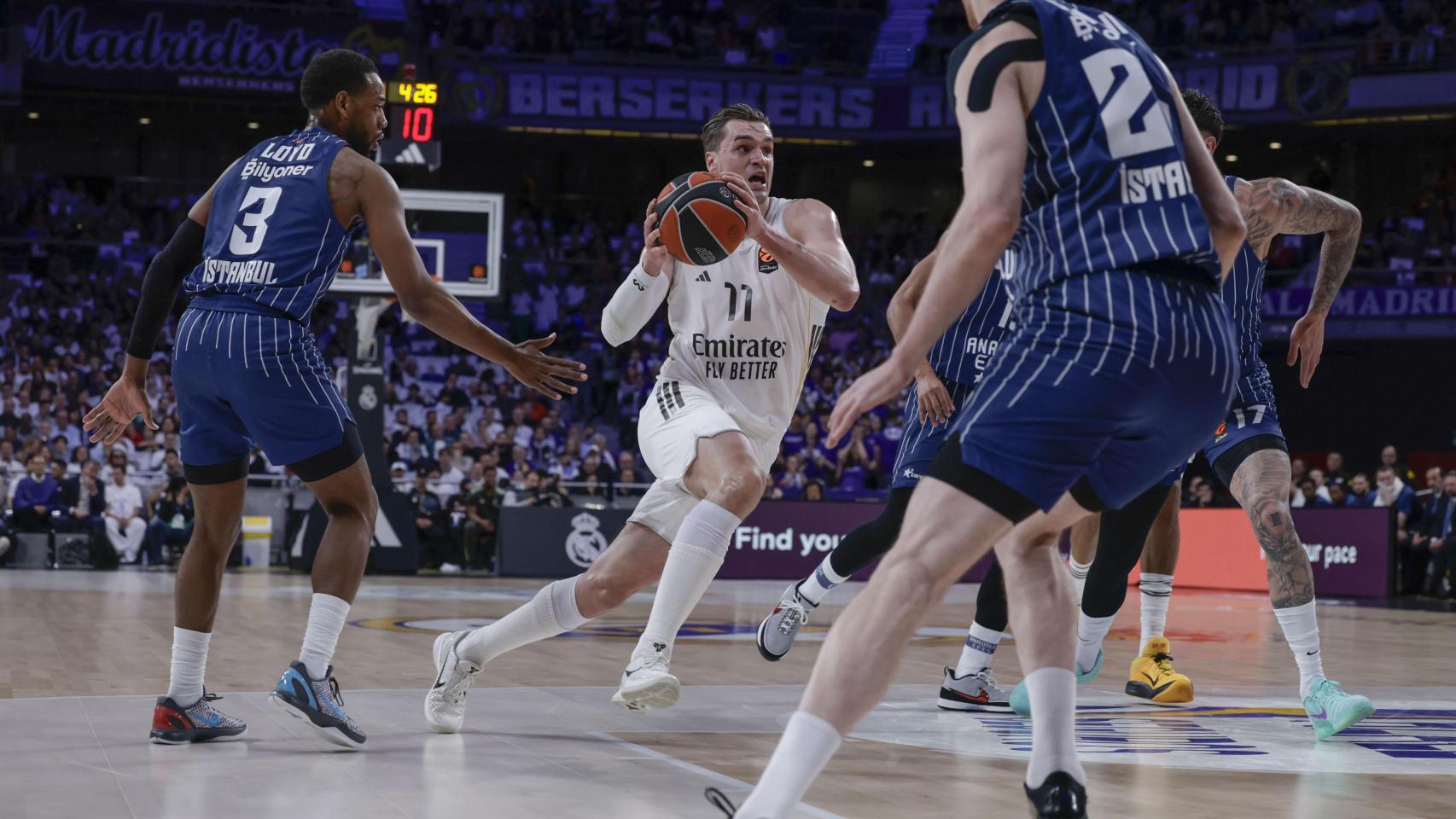 El Real Madrid se sobrepone al susto inicial del Anadolu Efes y suma una nueva victoria para seguir en el Top 3 de la Euroliga