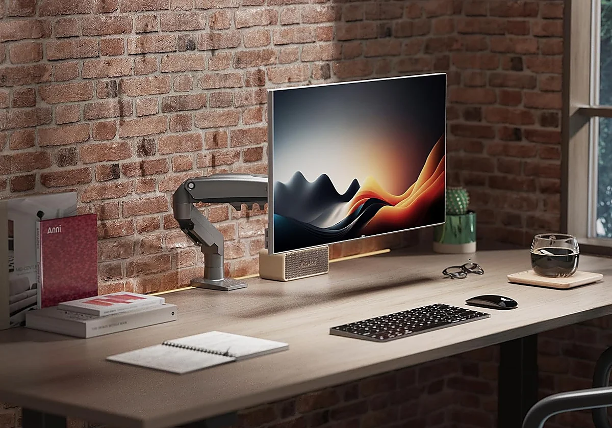 Las mejores bases y brazos regulables para monitor que mejorarán tu postura en el día a día