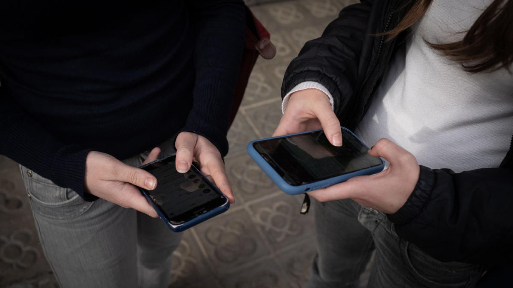 Austria prohibirá las redes sociales a menores de 14 años y reforzará la educación con clases de IA y democracia