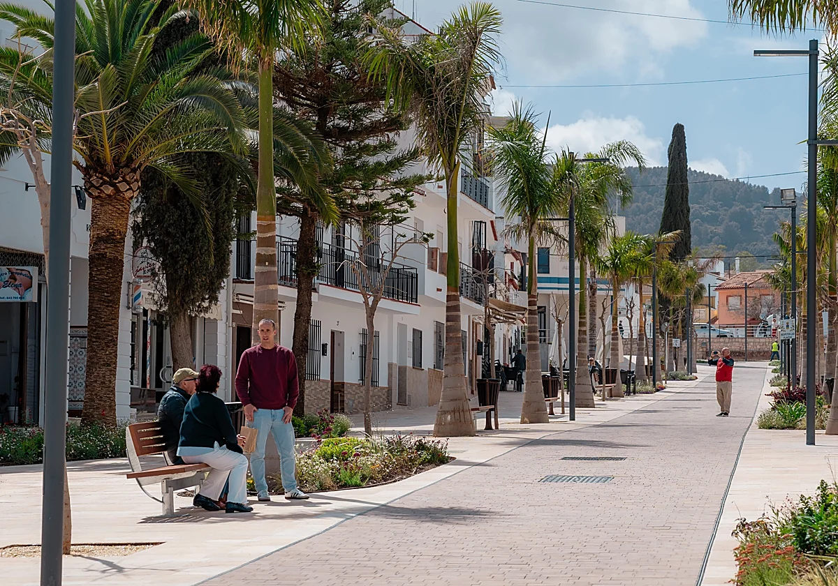 La avenida de España de Alhaurín de la Torre reabre tras 29 meses de obras