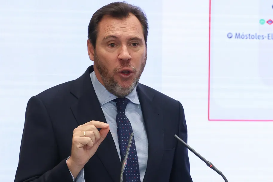 Renfe lanza 'Enatcar II' con gran parte de la red de autobuses caducada