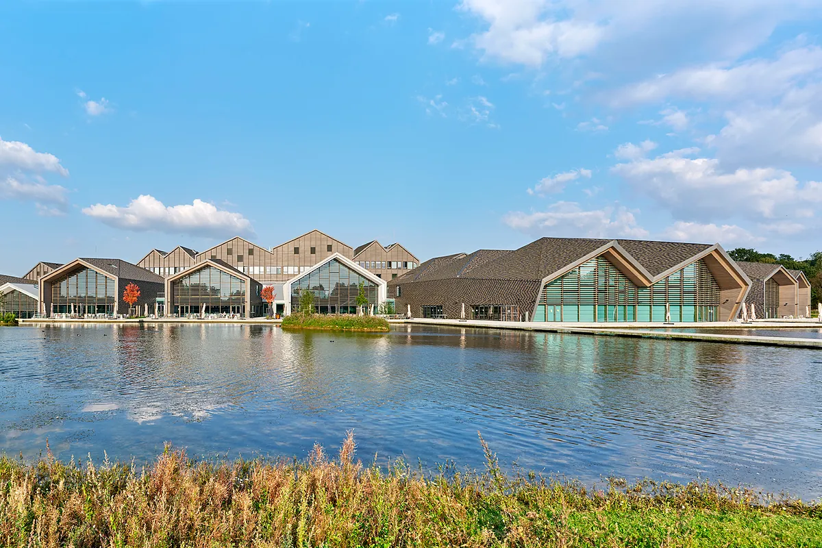 La 'villa medieval' en París donde Deloitte forma a sus trabajadores