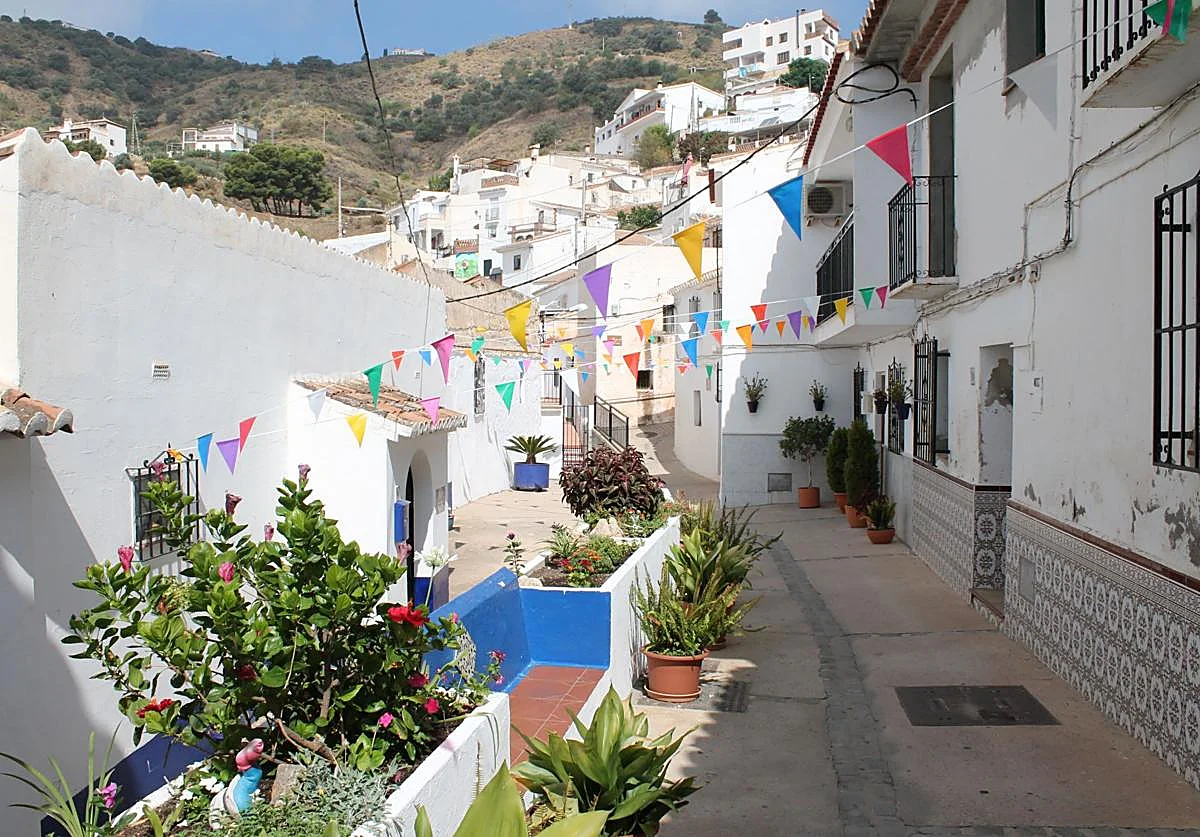 Robar macetas antes de Semana Santa: la tradición más curiosa de la Axarquía