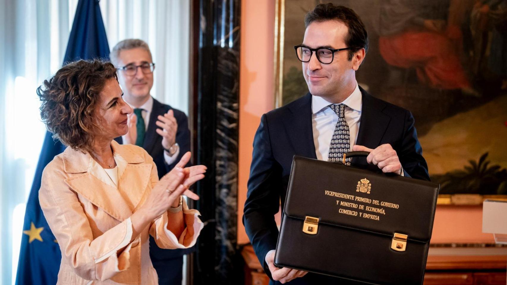 Cuerpo debutará revisando las previsiones económicas tras el alza de la inflación y las rebajas del FMI y OCDE