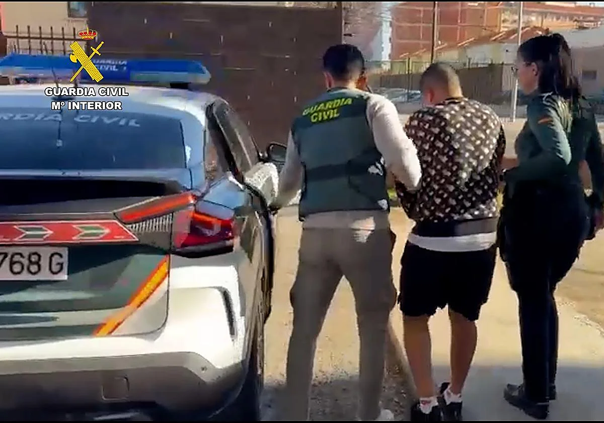 Desarticulada una banda que asaltaba viviendas haciéndose pasar por repartidores de paquetería