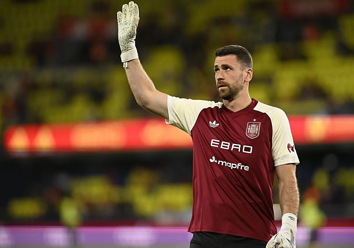 Unai Simón: pieza innegociable en la portería para De la Fuente