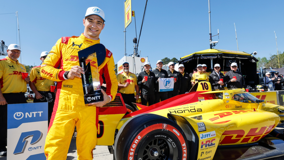 Palou va con todo en Barber: pole y mensaje para Kirkwood