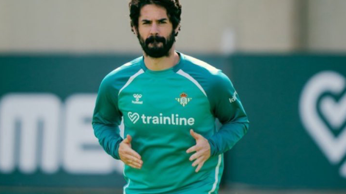 Primera foto de la recuperación de Isco sobre el césped