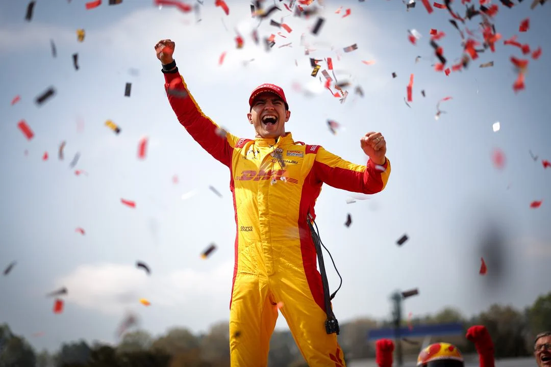 Álex Palou reina por tercera vez en Barber... gracias a McLaren