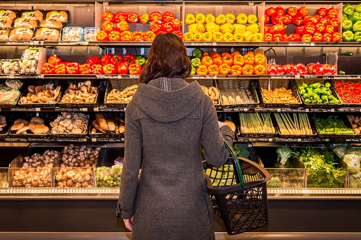 Las ventas minoristas moderan su avance al 2% en febrero pero suman 20 meses al alza