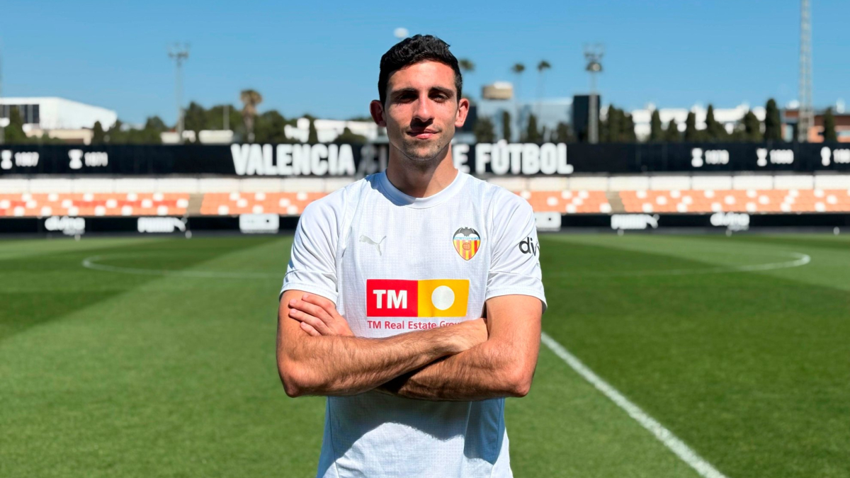 “El Levante me dejó seis meses sin jugar cuando fiché por el Valencia”