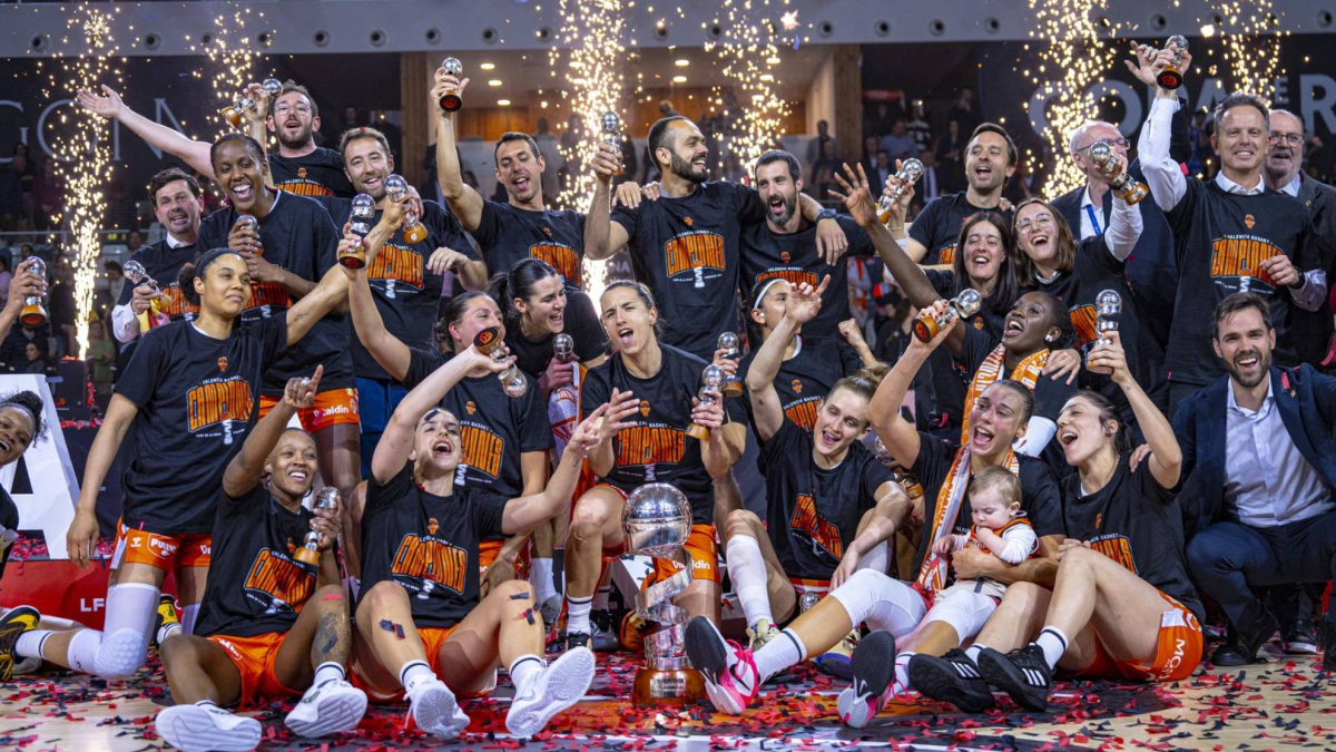 Un gran Valencia tumba al Hozono Global Jairis y reina en la Copa