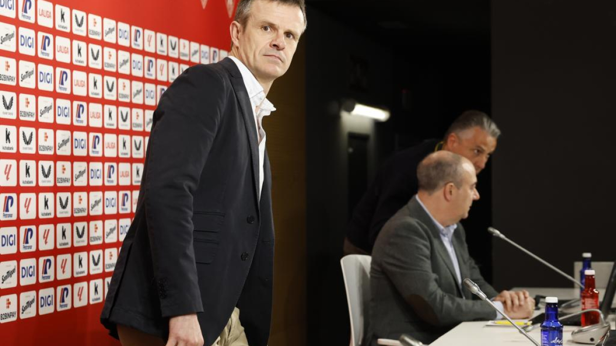 Uriarte entra en campaña, pero sigue sin soltar prenda de su entrenador