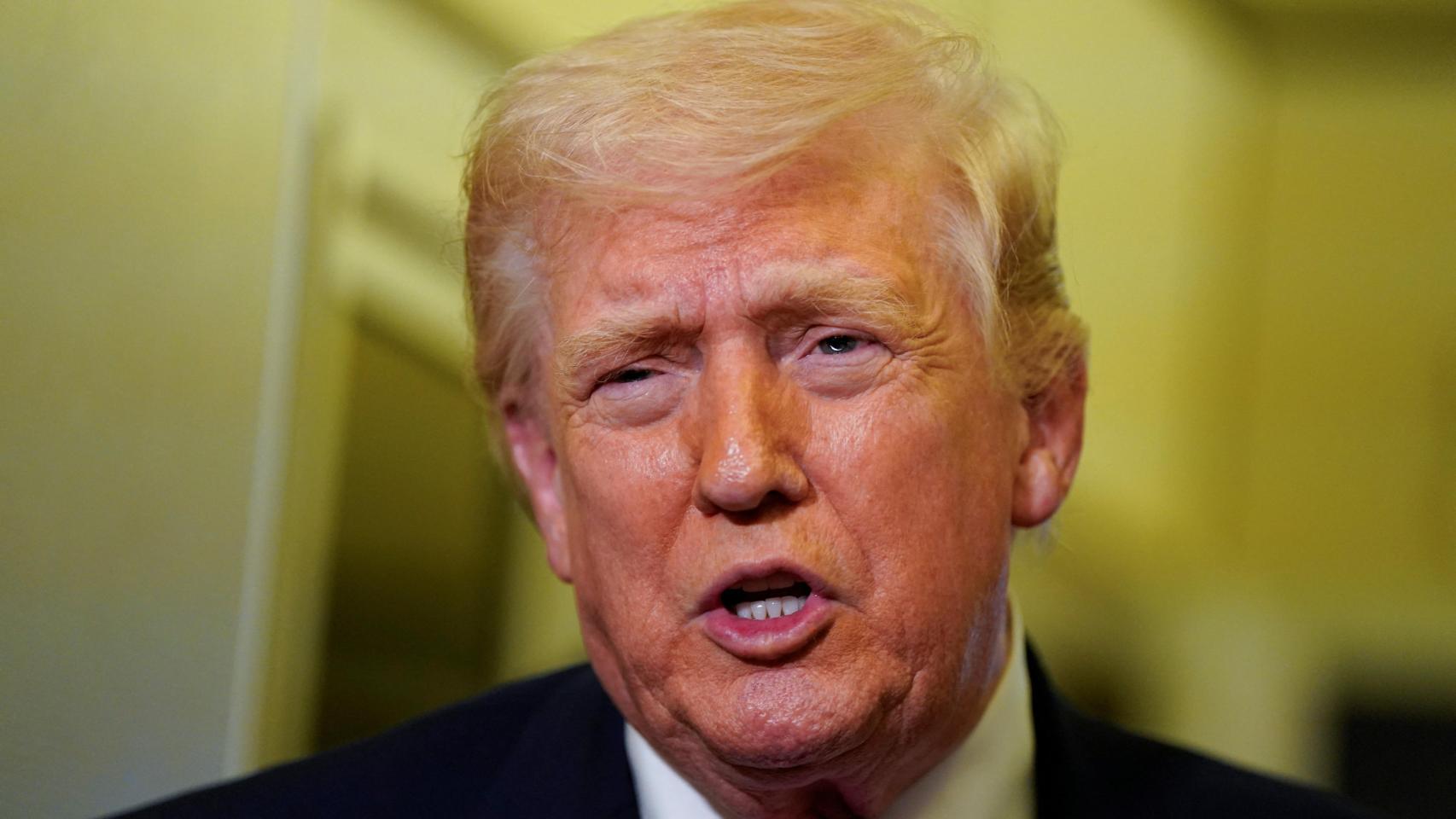 Trump celebra que Irán permita pasar por el estrecho de Ormuz a 20 barcos: "Es una muestra de respeto hacia las negociaciones"