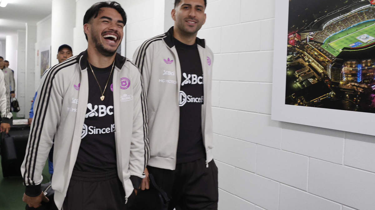 Suazo: 175 minutos y 40.000 kilómetros en el parón de selecciones