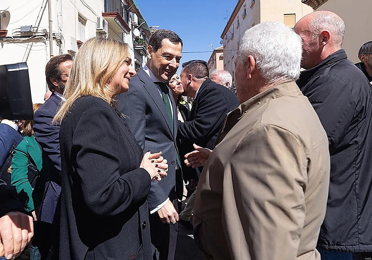 Moreno habla de «prudencia» tras las encuestas en las que roza la mayoría absoluta