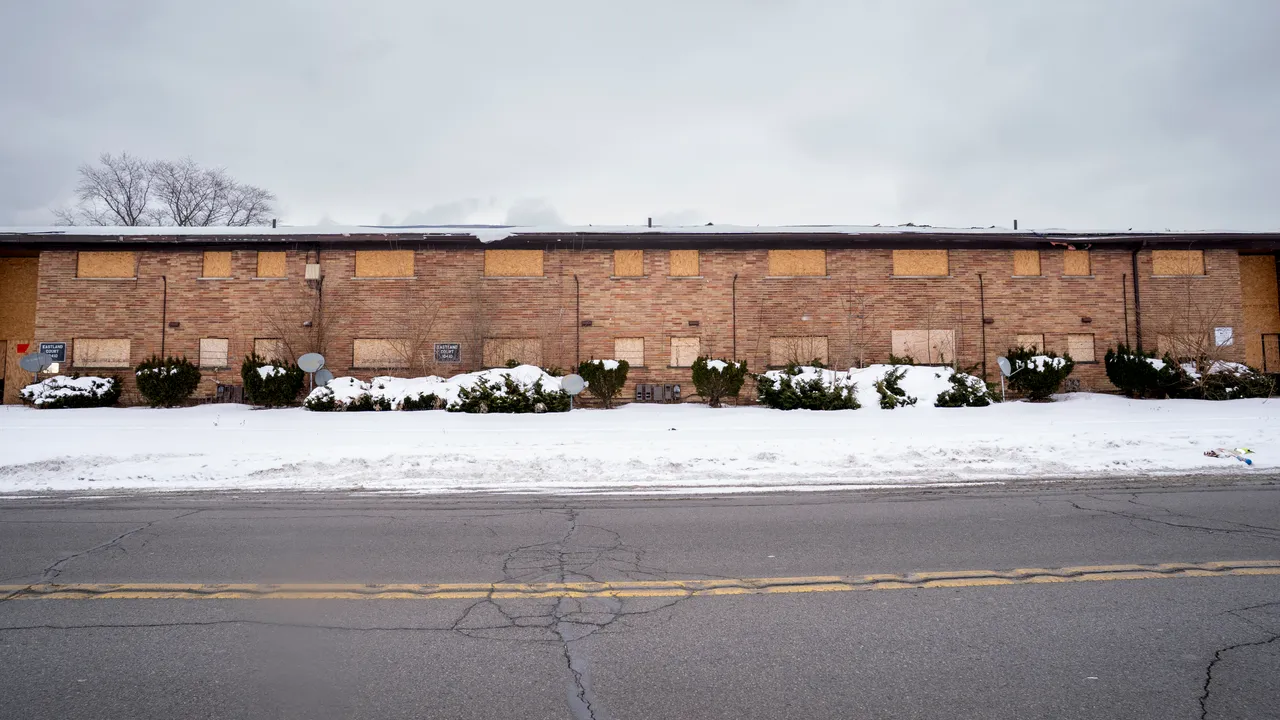 Crearon un imperio inmobiliario con criptomonedas hasta que las casas se cayeron a pedazos