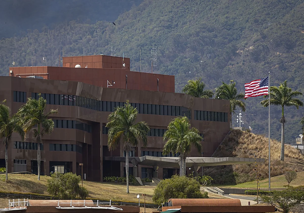 La embajada de EE UU en Caracas reanuda la actividad tras 7 años sin relaciones diplomáticas