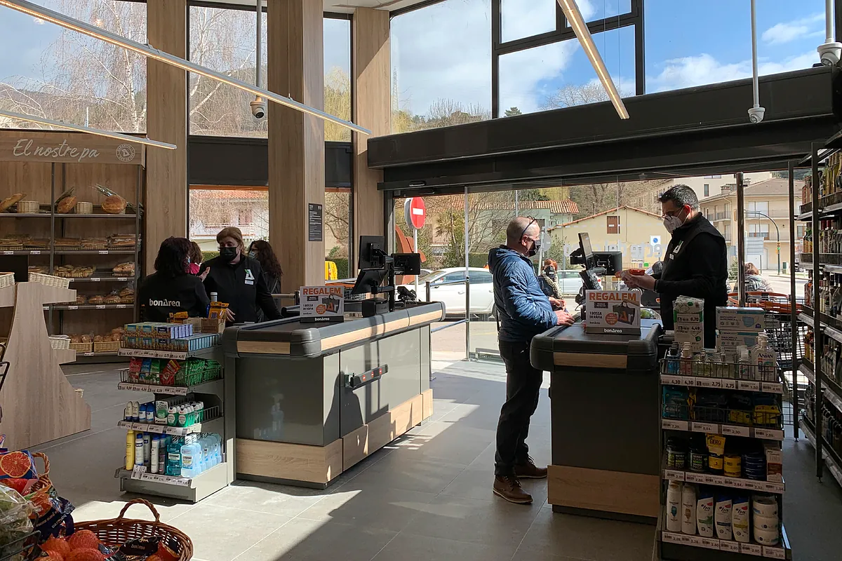 Bizum permitirá pagar en comercios físicos con el móvil a partir de mayo