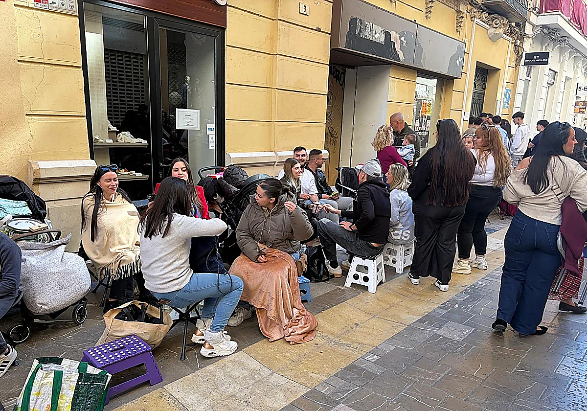 Malaga police turn blind eye to folding chair breaches during Holy Week
