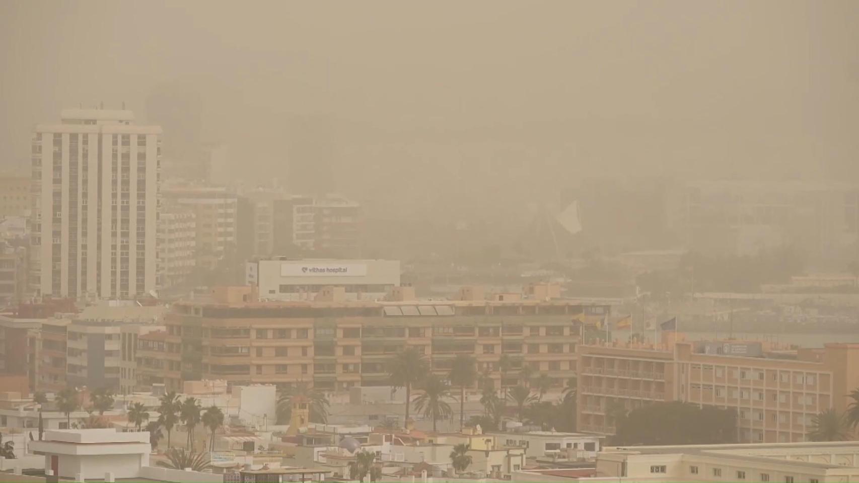 Un muro de polvo sahariano de 1.300 km de ancho a 80 km/h: la gran calima que se cierne sobre Canarias