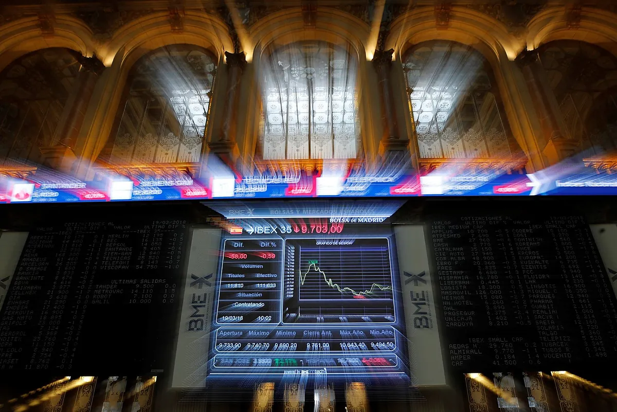 Repsol y Enagás brillan en el peor mes del Ibex desde 2022